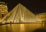 Museum Louvre Paris Dibobol Pencuri, Perhiasan Era Napoleon Raib
