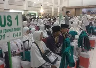 Kloter 1 Haji 2024 Asal Kabupaten Temanggung Diterbangkan ke Tanah Suci, Ini Pesan Wamenag RI