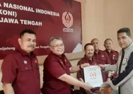 Diberi SK Penunjukkan Tuan Rumah Porprov 2026 Semarang Raya, Bona Minta KONI Kabupaten/Kota Segera Tancap Gas