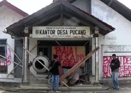 Buntut Aksi Demonstrasi Pelantikan Kades di Banjarnegara, Kantor Desa Pucang Masih Disegel Warga
