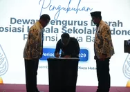 Pengurus DPP AKSI Bersama Kadisdik Kukuhkan Pengurus DPD AKSI Jawa Barat... Sukseskan Program Dana Abadi AKSI...