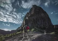 Sama Nama, Beda Rupa: 5 Pasang Gunung di Indonesia yang Namanya Kembar