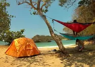 Bangun Tidur Langsung Lihat Laut, Ini Spot Camping Terbaik di Pantai Gatra