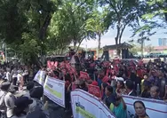 Masyarakat Adat Tanah Batak Demo di DPRD Sumut, Tuntut Tutup Toba Pulp Lestari