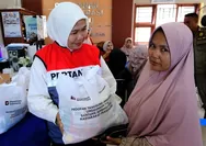 Pertamina Patra Niaga Sumbagut Gelar Pasar Murah untuk 1.000 Warga di Padang