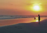 Mengalami Keindahan Senja yang Memukau di Pantai Parangtritis, Yogyakarta