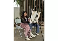 Melihat Keindahan Lukisan Karya Mahasiswi Tuli Berpartisipasi Universitas Brawijaya Zulfiana dalam Acara Voice of Colors