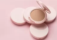 Kulit Berminyak Tetap Bisa Pakai Compact Powder, Simak Tips Pilih Produk Oil Control dan Rekomendasi Bedak Padat Terbaik