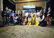 Cuaca Ekstrem? Tak Masalah! Pentas Budaya PWI Jaya Tetap Hidup di Gunung Padang