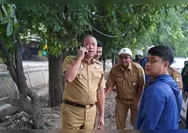 Tinjau Turap Longsor Rawalumbu, Wali Kota Bekasi: Hari Ini Langsung Dikerjakan