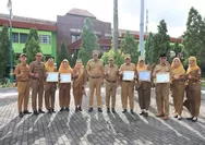 Wali Kota Bekasi Serahkan Penghargaan Adiwiyata Nasional:  Dorong Sekolah Jadi Agen Perubahan Lingkungan