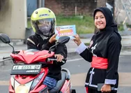 Bagi-bagi Selebaran di Madiun, IKS PI Kera Sakti Pusat Madiun Jawa Timur Sampaikan Pesan Mempererat tali silaturahmi dan Saling Menghargai