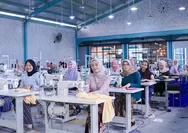 Rayakan Hari Kartini, Karyawan Juragan 99 Garment Berkebaya Selama Seminggu Penuh