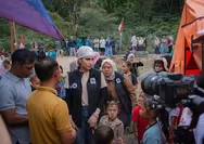 Usai Temui Korban Banjir Bandang Aceh yang Hidup di Tenda, Cinta Laura Ingatkan Pentingnya Arti Bersyukur