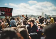 Gelombang Penolakan Aturan Kerja 13 Jam di Yunani Makin Pantang, Pekerja Gelar Aksi Unjuk Rasa