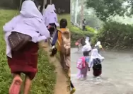 Perjuangan Siswa di Parigi Moutong: Kejar Waktu Seberangi Sungai Saat Hujan
