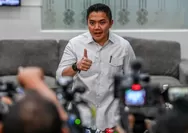 Seskab Teddy ‘Pasang Badan’ di Tengah Kritik, Pengamat Sebut Sosoknya Sebagai Mediator Kebijakan Presiden dan Masyarakat