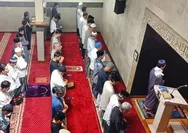 Penting Nih untuk yang Suka Telat Datang ke Masjid, Begini Hukum Shalat Tarawih Tapi Belum Shalat Isya
