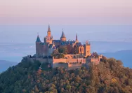 Hohenzollern Castle: Istana megah bak dongeng yang terletak di puncak gunung! 
