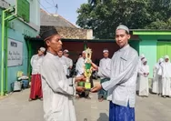 SIMBOLIS Penyerahan Piala Lomba Juara ke 3 Sholawat Virtual Guru dan Murid SMA NU Sumenep