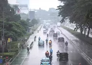 Prakiraan cuaca Jakarta Selasa 7 Mei 2024, malam hari hujan di Jakarta Barat