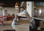 Murah gak sampai jutaan, wanita Indonesia ini beli sepatu Nike di Malaysia, dijamin ori: Pasti menduga harganya segini