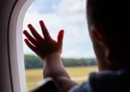 Bukan hanya populer karena palak pajak, petugas Bea Cukai ini selamatkan bayi yang berhenti nafas selama 7 menit di pesawat