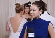 Meski tanpa Chanel, Jennie Kim di Met Gala 2024 tampil lebih percaya diri dengan mini dress berwarna biru