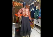 Pewarna Alami dan Filosofi Masjid Asasi Warnai Batik Khas Padang Panjang