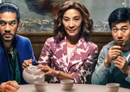 Rating Michelle Yeoh Berakting Komedi dalam The Brothers Sun Tayang di Netflix
