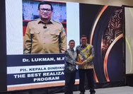 Plt Kadindikbud Pemprov Banten Lukman Raih Penghargaan The Best Realization Program Sekolah Gratis