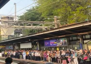 KRL Bogor dan Tangerang Alami Gangguan, 18 Perjalanan Terlambat hingga 1 Jam Lebih, TransJakarta Tambah Armada