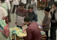 Wuih Diserbu Jamaah! Di Masjid Agung Cianjur Ada Nasi Uduk Berkah Rp3 Ribu Satu Porsi, Bupatinya Bilang Begini