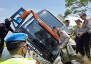 Tragedi Tol Batang: Kecelakaan Bus Rosalia Indah Renggut 8 Nyawa Penumpang, Ini Identitas korban 