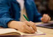 Latihan Soal Essay PAS Bahasa Indonesia Kelas 4 SD Semester 2 dengan Kunci Jawaban Kurikulum Merdeka Tahun Pelajaran 2023 2024