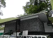 Kanjeng Sunan Kalijaga pengajarkan pada Ki Ageng Makukuhan cara bercocok tanam