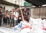 Wali Kota Magelang pompa semangat pemilik percetakan "Aryoseto", usai kebakaran 