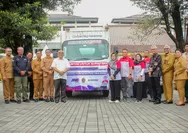 Gratiskan Ongkir, JNE Angkut Bantuan Obat Pemda DIY untuk Korban Banjir Sumatera