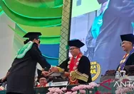 Uya Kuya dan Gus Miftah Wisuda Bareng di Unissula Semarang
