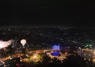 Seribu Balon Cahaya Warnai Pergantian Tahun di HeHa Sky View