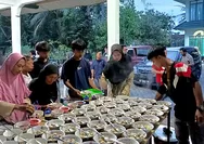 Buka puasa dengan masakan segar digemari berbagai kalangan, pemilik usaha soto maupun bakso biasa diundang panitia bukber