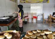 Bakpia basah maupun kering dan yangko khas Jogja cocok dijadikan sebagai buah tangan