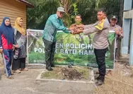 Bhabinkamtibmas Polsek Batu Hanpar Ajak Warga Menanam Pohon dan Jaga Kelestarian Alam