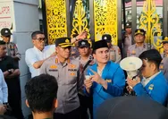 Aksi Unjuk Rasa Mahasiswa di DPRD Riau Sempat Ricuh, Polisi Jelaskan Kronologi dan Selidiki Dugaan Pemukulan