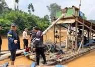 Sempat Dihadang Warga, Polda Riau Tegas Brantas PETi di Cerenti Kuansing 