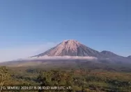 Tengah Dilanda Cuaca Ekstrem, Baiknya Naik Gunung Semeru Pakai Pemandu