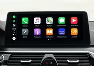 Apple CarPlay Tampil Lebih Canggih dengan Desain Baru, Widget, dan Fitur Live Activities di iOS 26