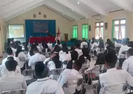 94 Orang Pengawas TPS di Kecamatan Komodo Dilantik dan Ikut Bimtek