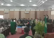 Ketua DPRD Mabar Kutip Kritikan Terhadap Politisi di Hari Pelantikan