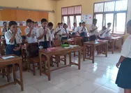 Kehadiran Siswa Meningkat saat Pembagian Makanan Gratis di Labuan Bajo